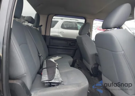 2017 Ram 1500 Express 4X4 5'7 Box z USA, uszkodzony, nr VIN 3C6RR7KT9HG543715